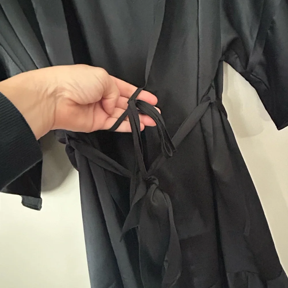 🔥😍Victoria’s Secret Black Satin Kimono Robe | Lingerie Cover-Up - Picture 5 of 7